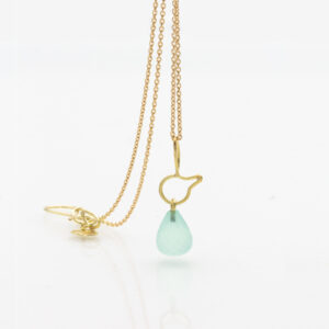 Gold pendant with green Calcedon