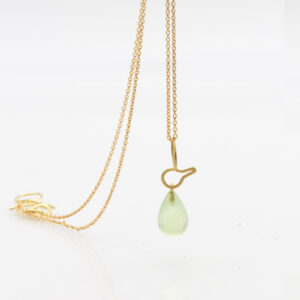 Gold pendant with green prehnit