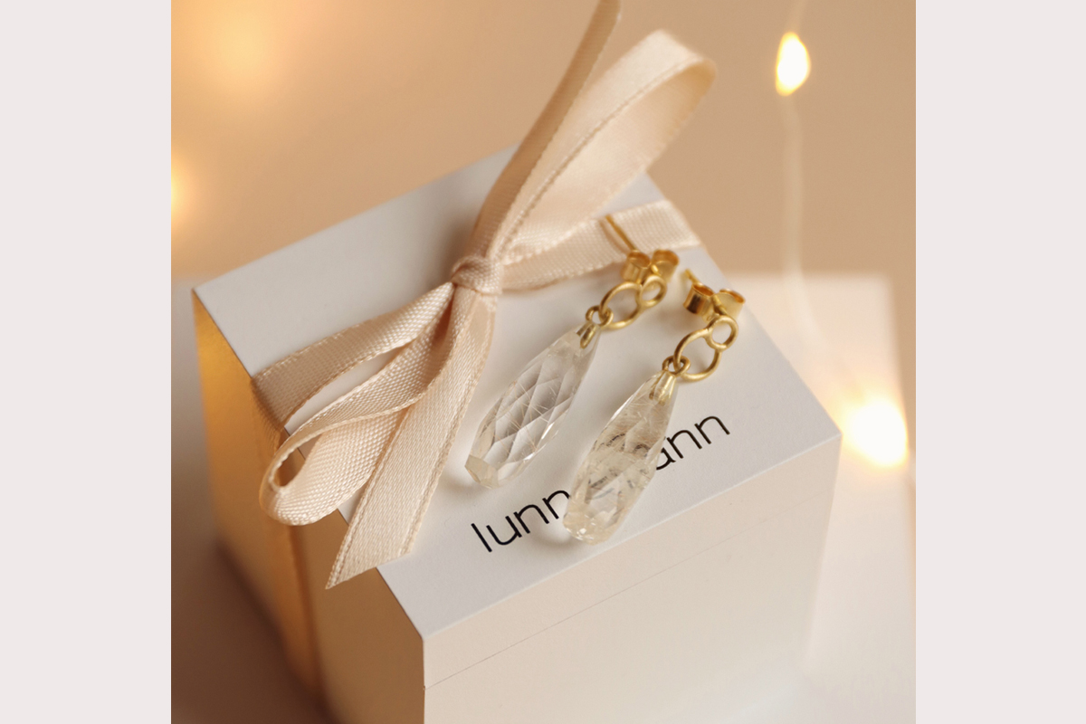 Bobler guldørering med smukke Rutil Quartz